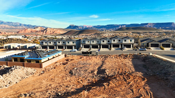 Property Photo:  2189 W 380 S 20  UT 84737 