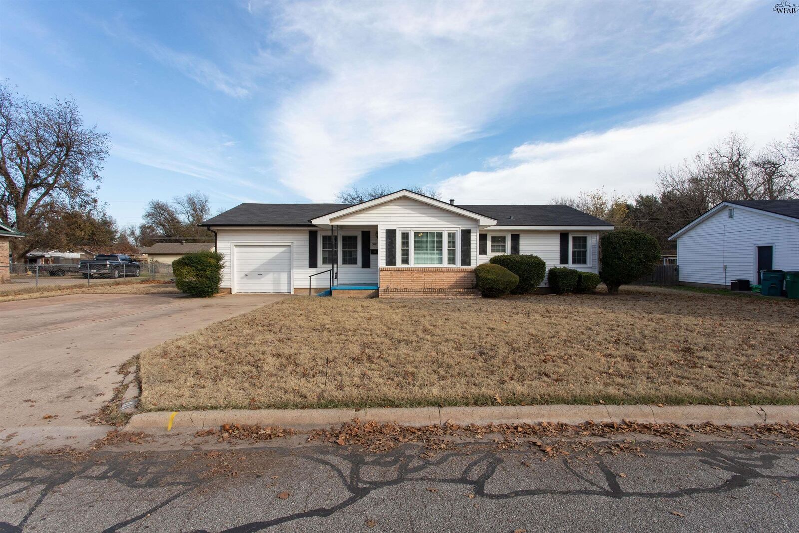 Property Photo:  301 S Holly Drive  TX 76354 