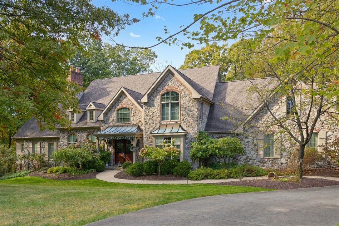 Property Photo:  1607 Fieldstone Lane  PA 15143 
