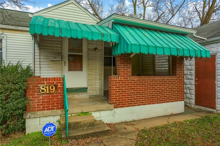 Property Photo: 819 Leech St PA 15132