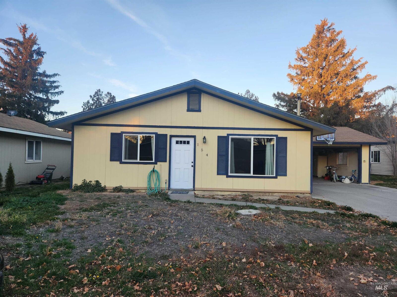 Property Photo:  154 Avenida Del Rio W  ID 83301 