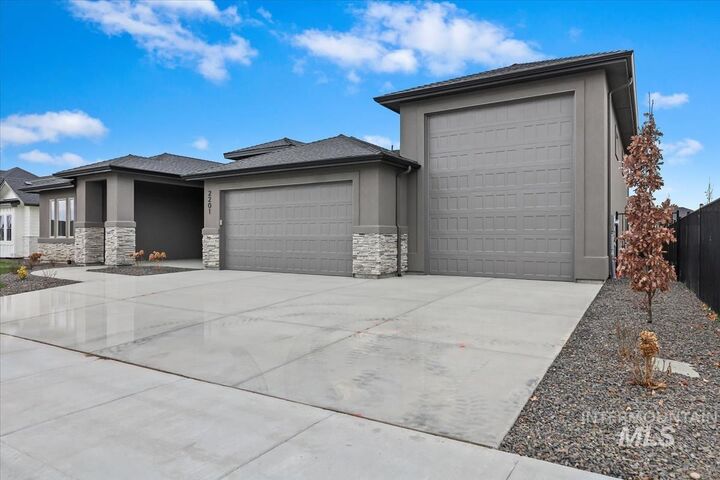Property Photo: 2201 E Blakehurst St ID 83634
