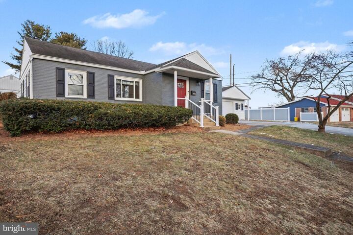 Property Photo:  1402 Warwick Road  PA 17011 