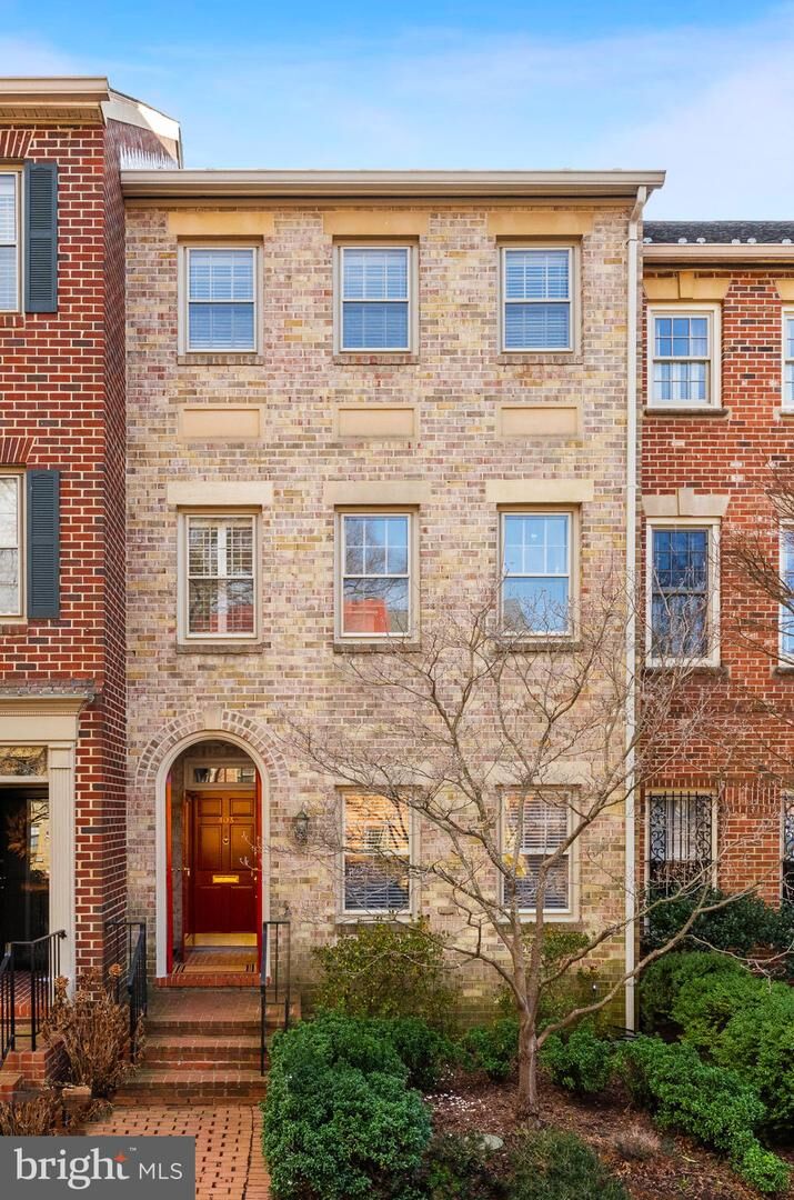 Property Photo:  403 N Fairfax Street  VA 22314 