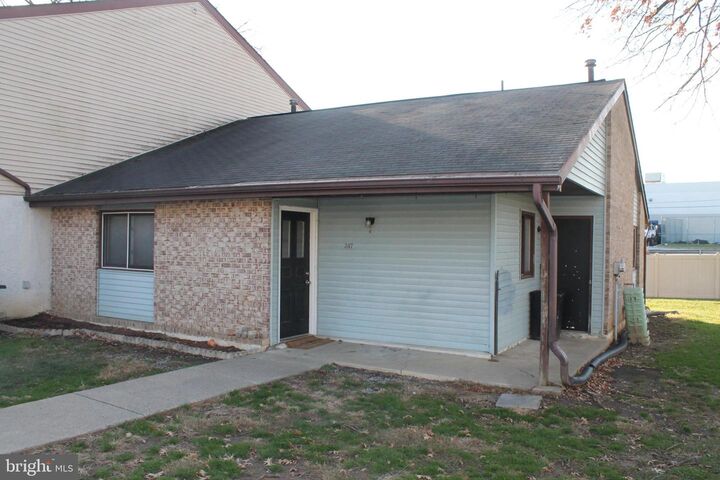 347 Greenland Drive  Lancaster PA 17602 photo