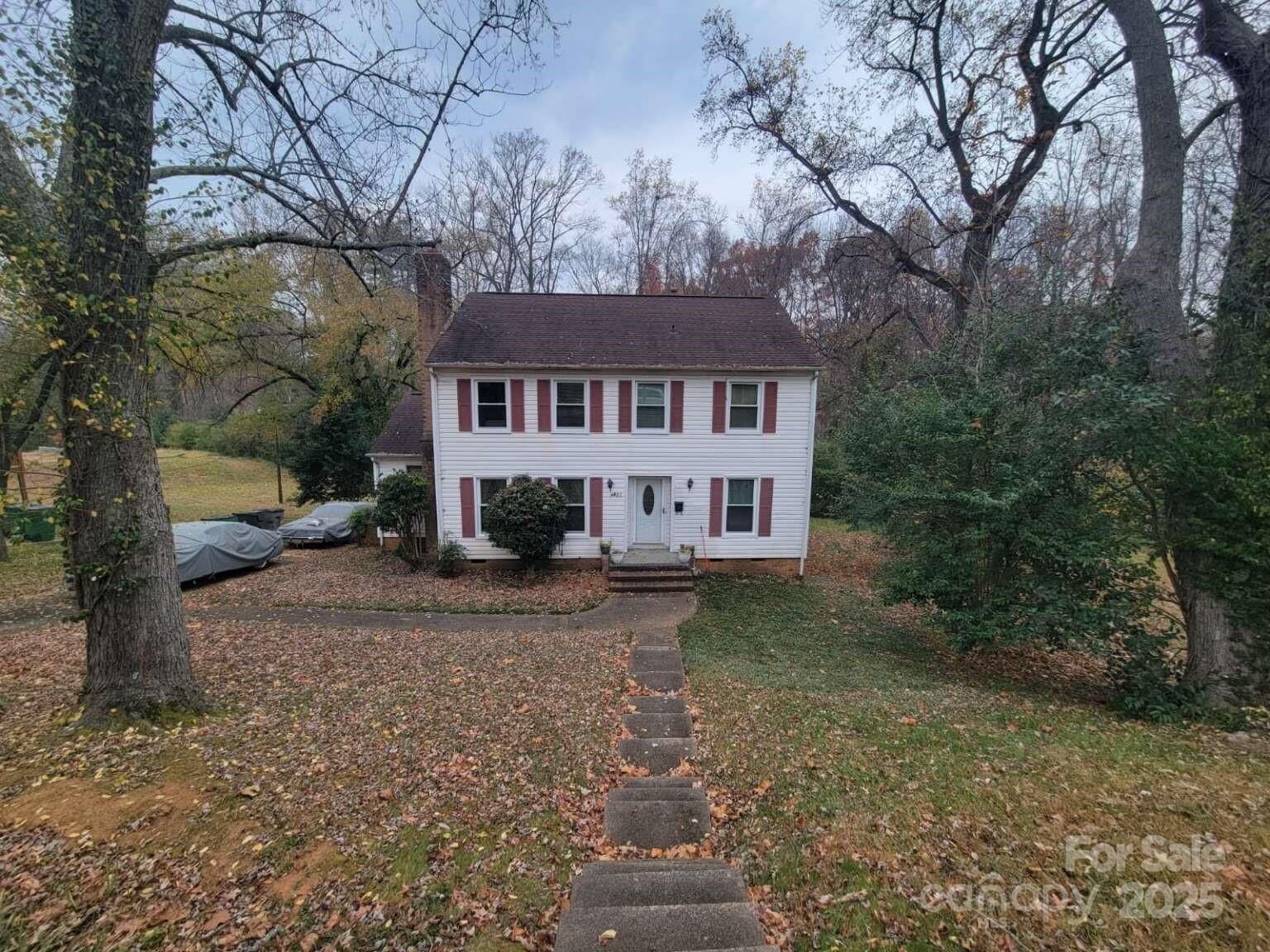 Property Photo: 6801 Somersworth Drive NC 28215