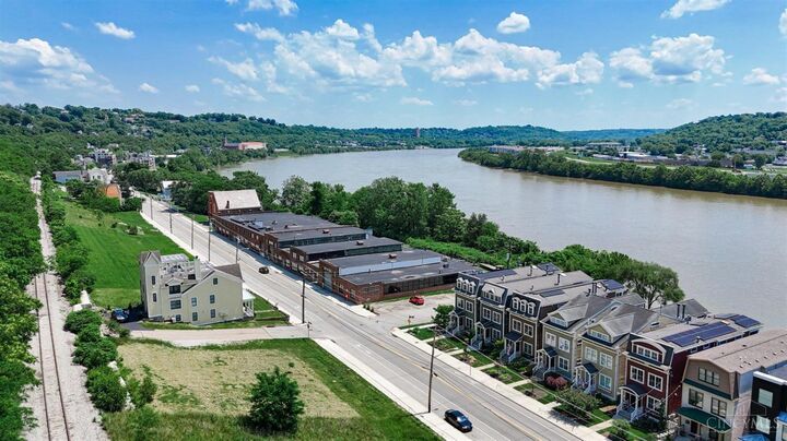 Property Photo:  1922 Riverside Drive  OH 45202 