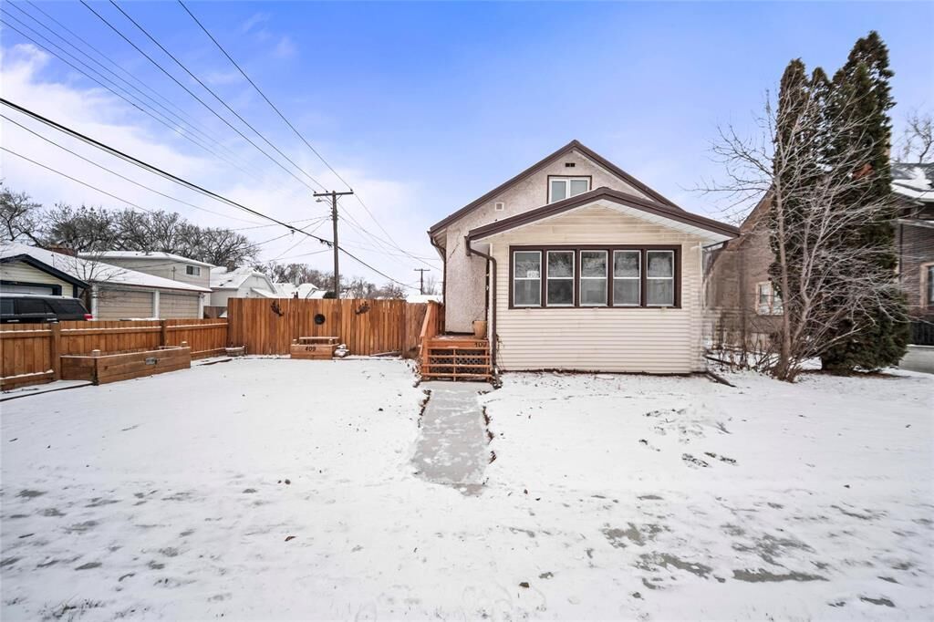 Property Photo: 409 Winona Street MB R2C 2N5