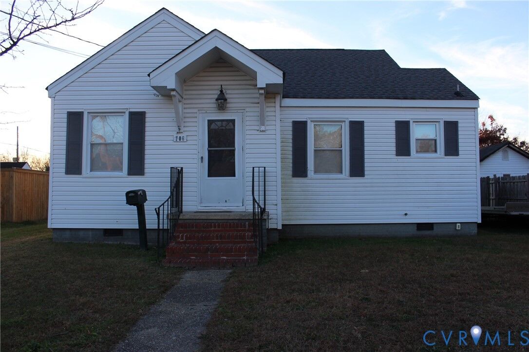Property Photo: 706 Floral Avenue VA 23834