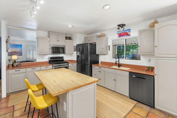 Property Photo: 310 Via Don Benito CA 92234