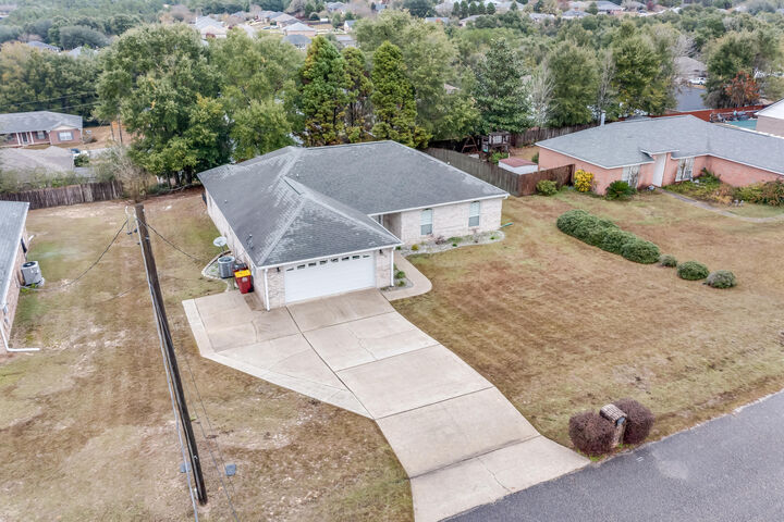 Property Photo:  538 Tikell Drive  FL 32536 