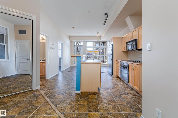 Photo de la propriété:  10403 122 Street NW 143  AB T5N 4C1 