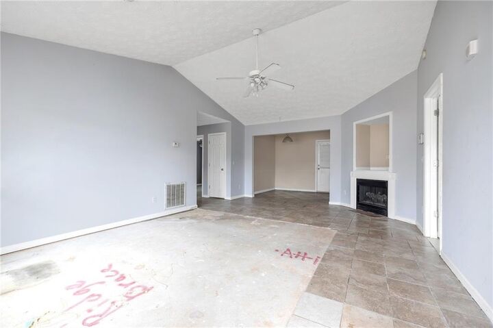 Property Photo: 1050 Longview Trail GA 30223