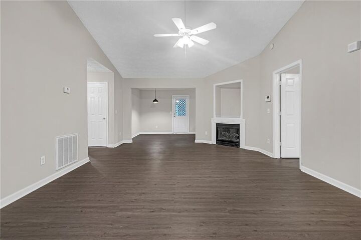 Property Photo:  1050 Longview Trail  GA 30223 