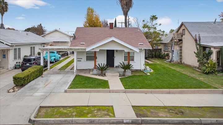 Property Photo: 824 Hoag Avenue CA 93657