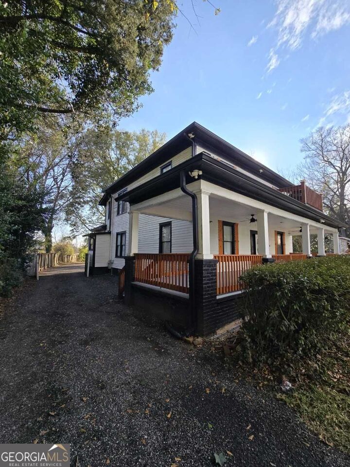 Property Photo: 402 Meriwether Street GA 30224