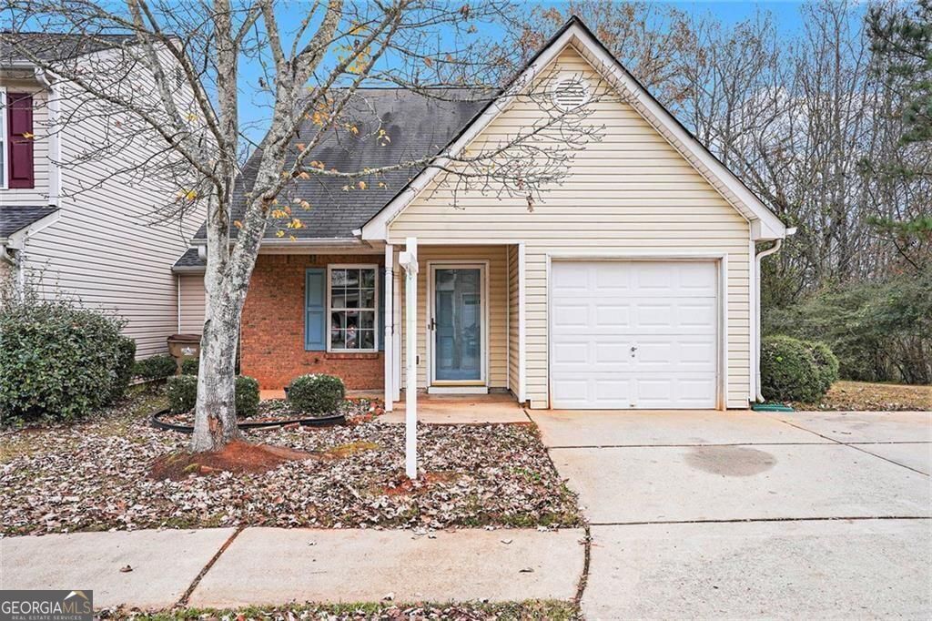 Property Photo: 167 London Drive GA 30253