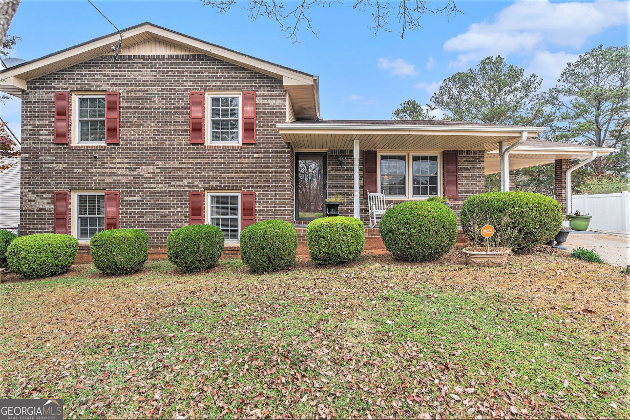 Property Photo:  1913 Amberwood Court  GA 30223 