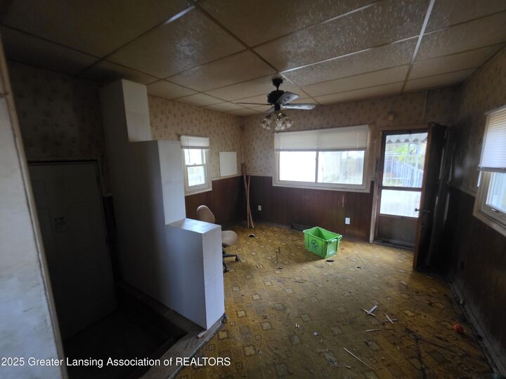 Property Photo: 1106 Regent Street MI 48912