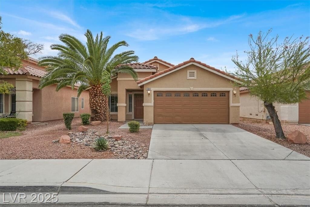 Property Photo: 5305 Meadow Rock Avenue NV 89130
