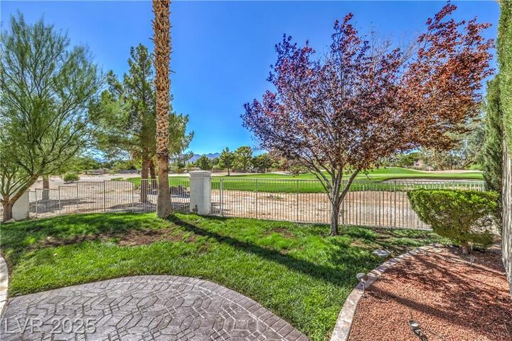 Property Photo: 5152 Forest Oaks Drive NV 89149