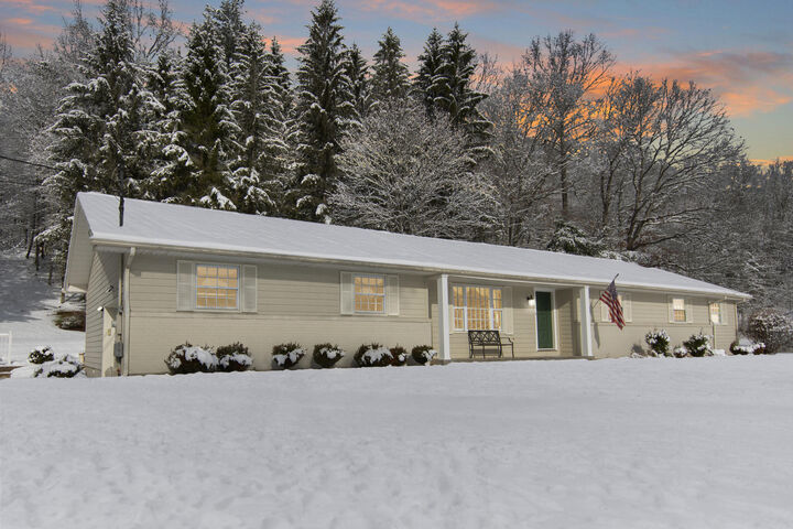 802 S Sewell St  Rainelle WV 25962 photo