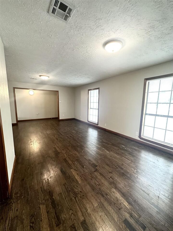 Property Photo: 2509 Wall Street TX 77088