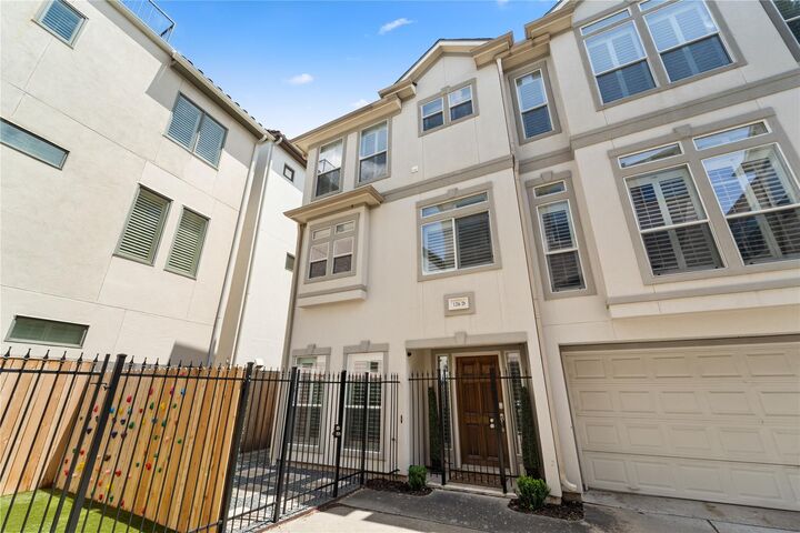 Property Photo: 126 Detering Street D TX 77007