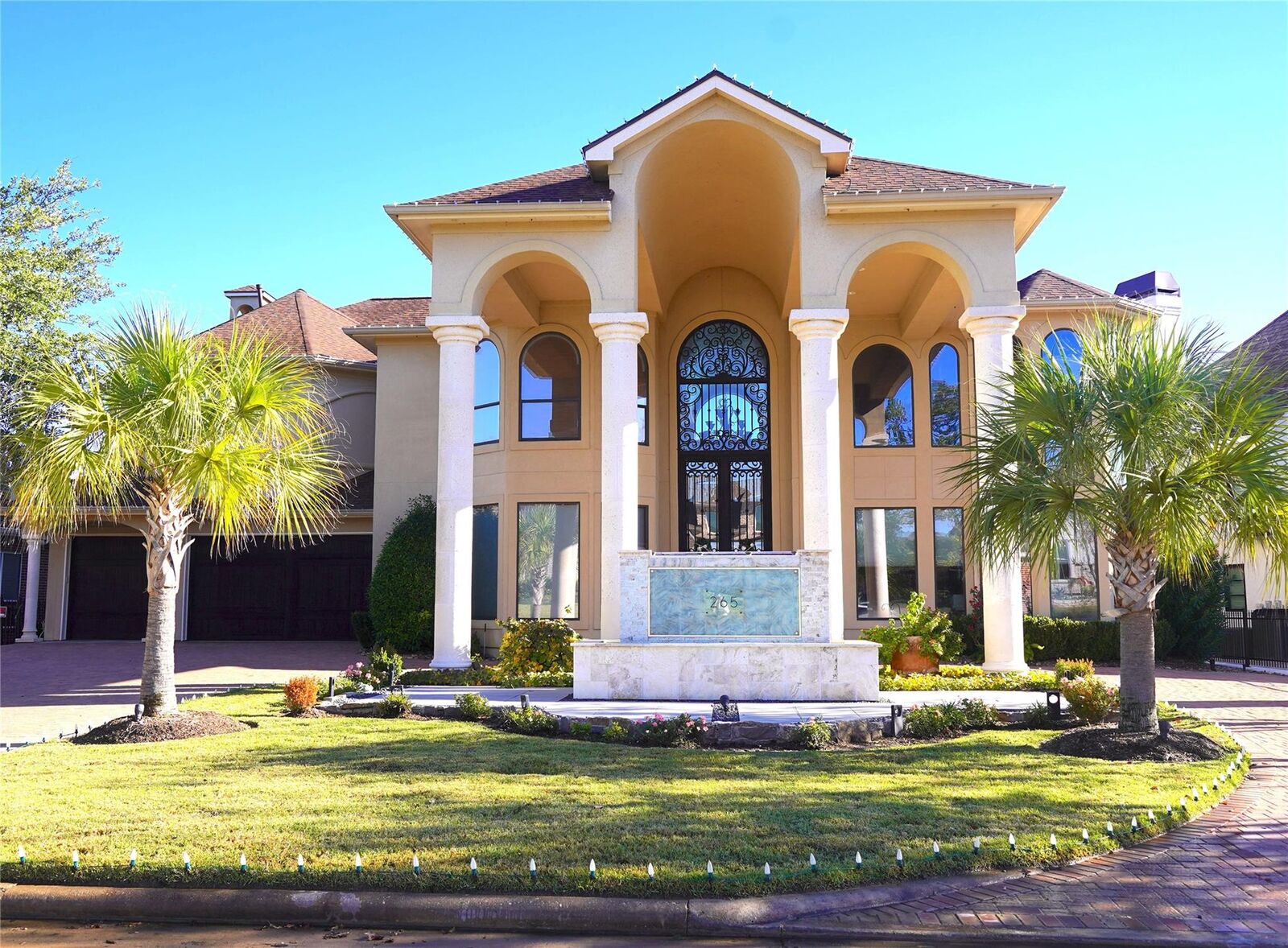 Property Photo: 265 Promenade Street TX 77356