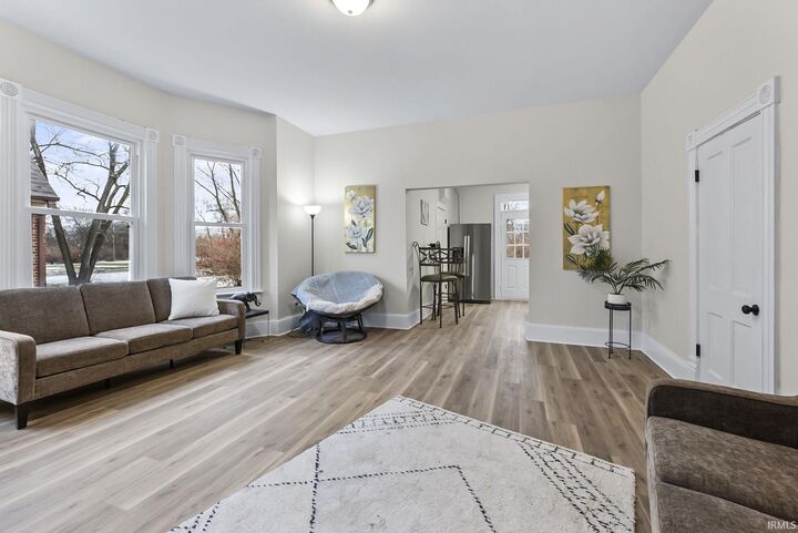 Property Photo: 1514 E Creighton Avenue IN 46803-3505