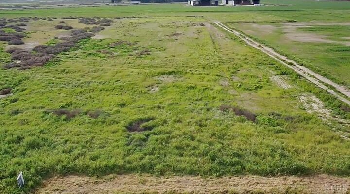 Property Photo:  1 Jackson  CA 93245 