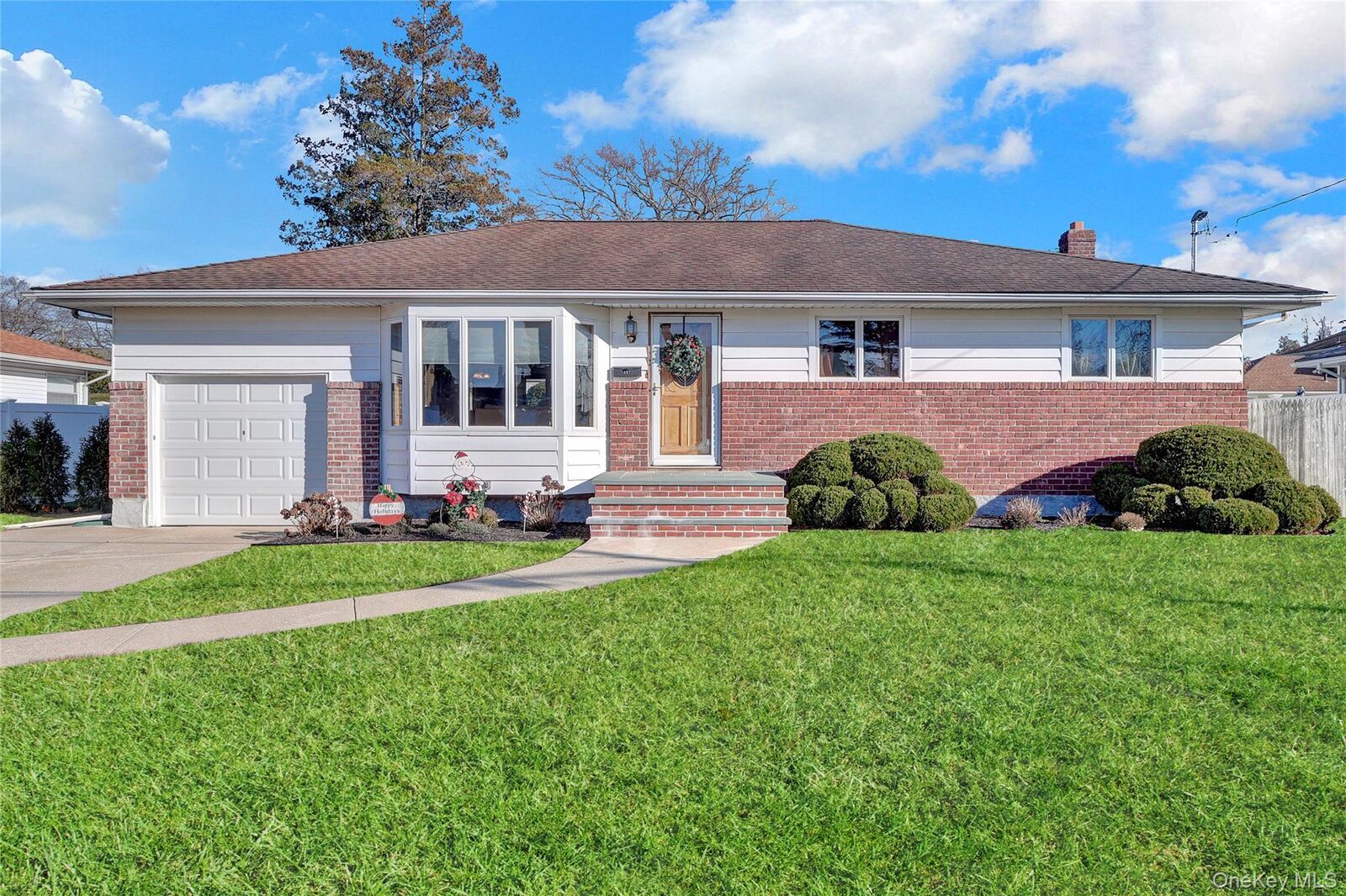 Property Photo: 607 Saint George Avenue NY 11703