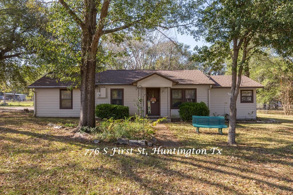 Property Photo: 776 South First Street TX 75949