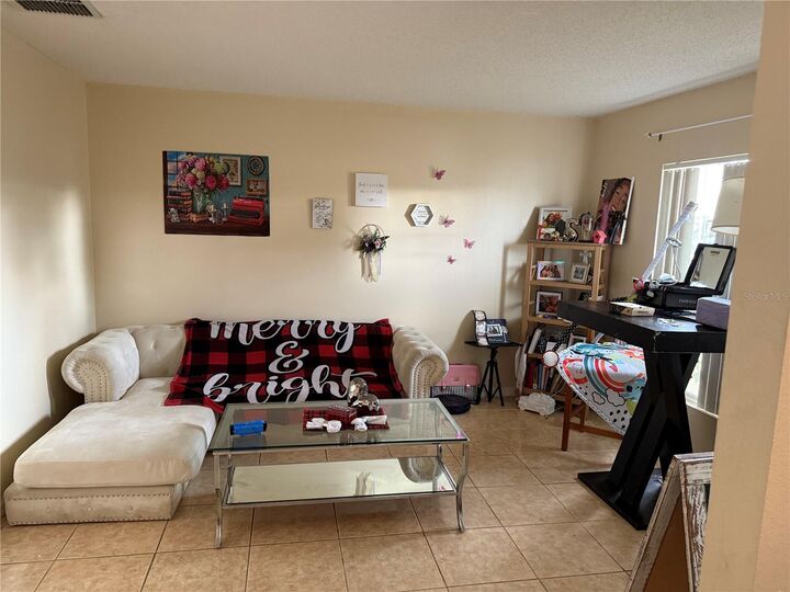 Property Photo: 1158 Saint Tropez Court FL 34759