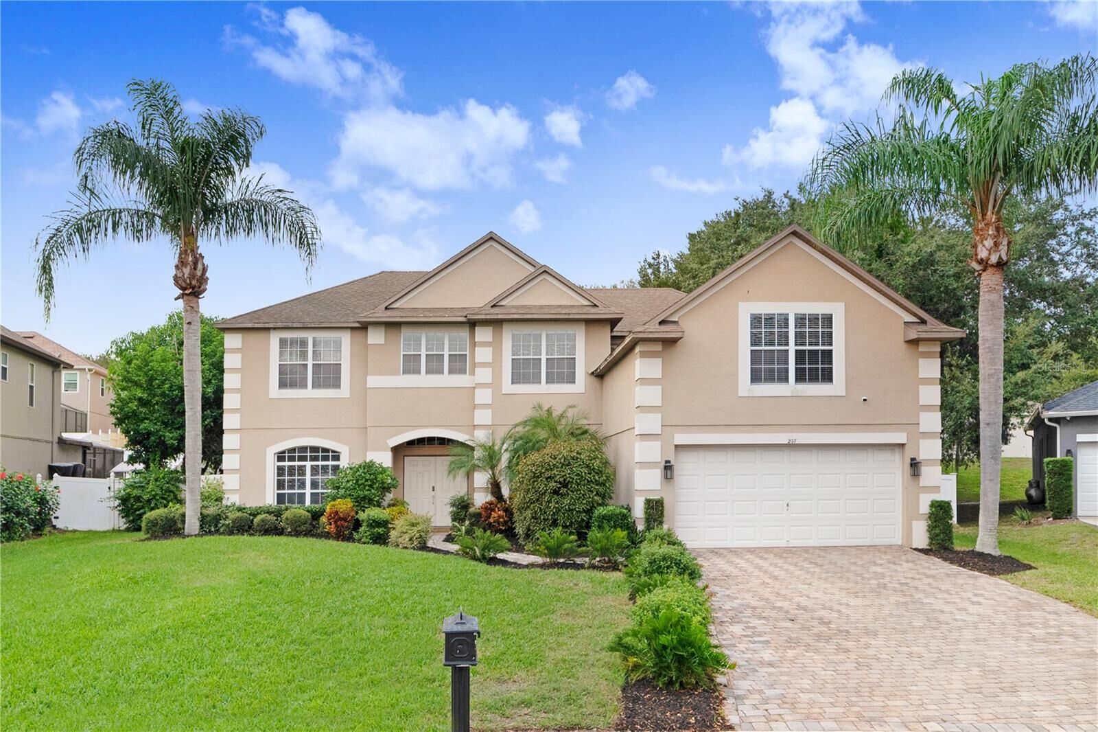 Property Photo: 207 Largovista Drive FL 34787