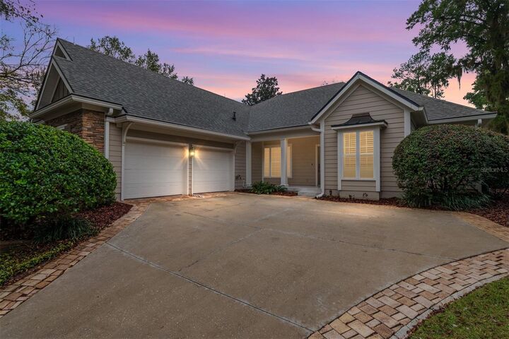 Property Photo: 3525 NW 18th Avenue FL 32605