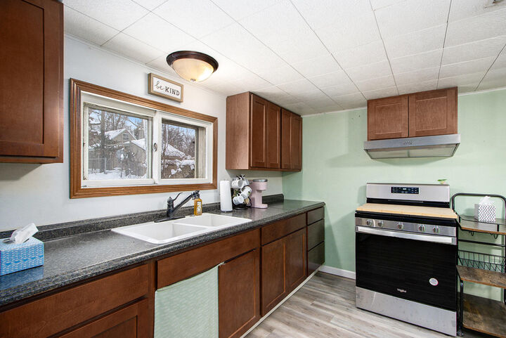 Property Photo:  2418 Edgewood Drive  MI 49008 