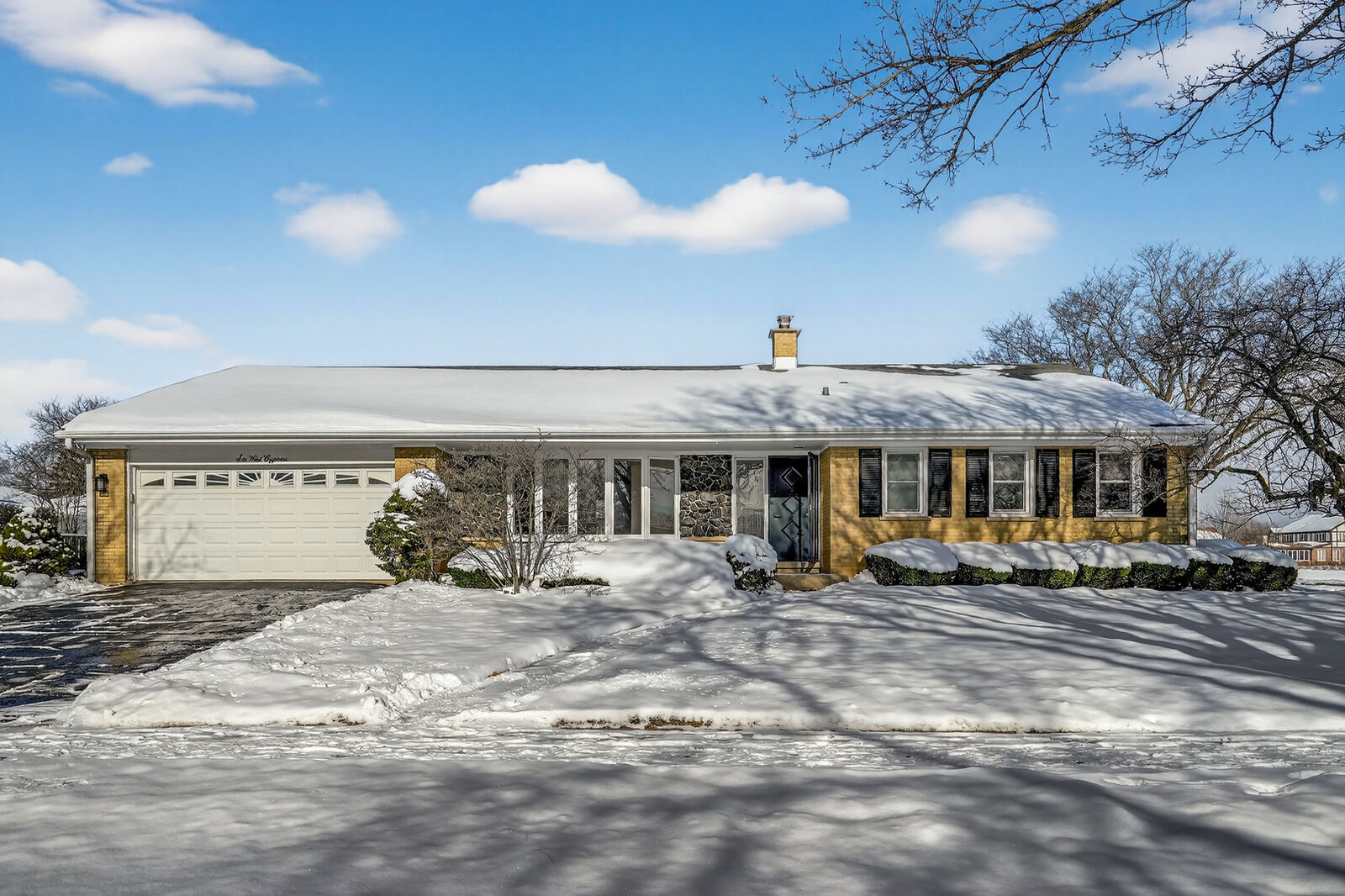Property Photo:  6 W Cypress Street  IL 60005 