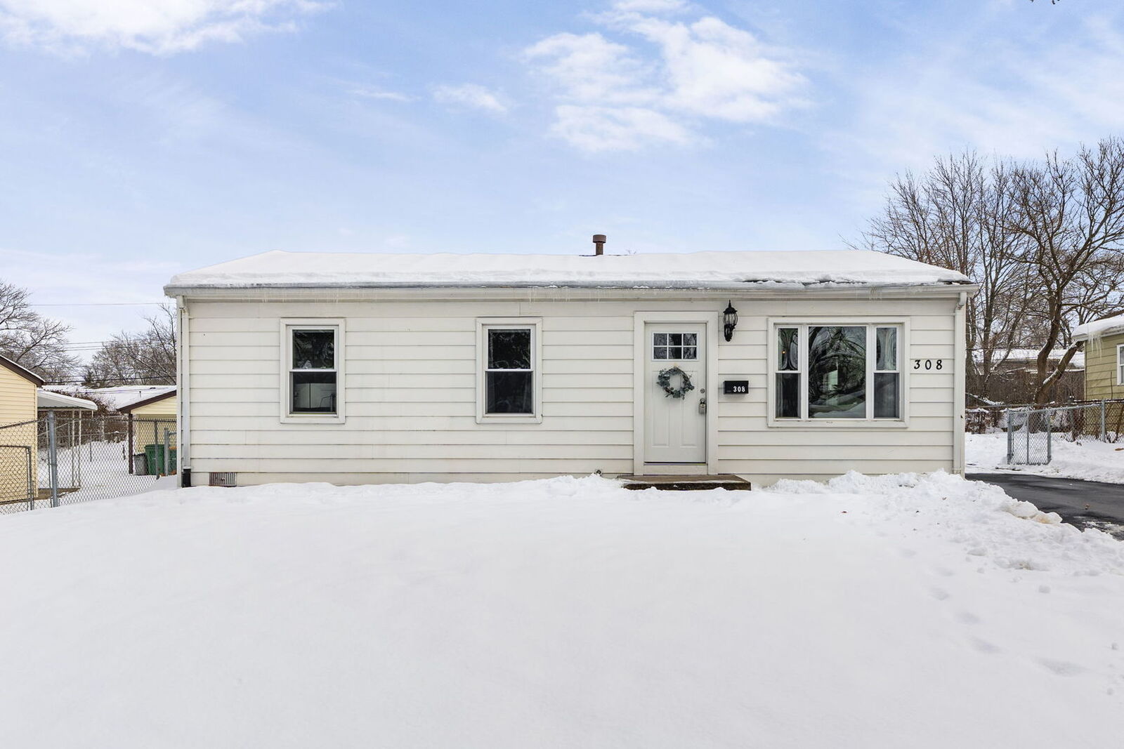 Property Photo:  308 Macgregor Road  IL 60441 