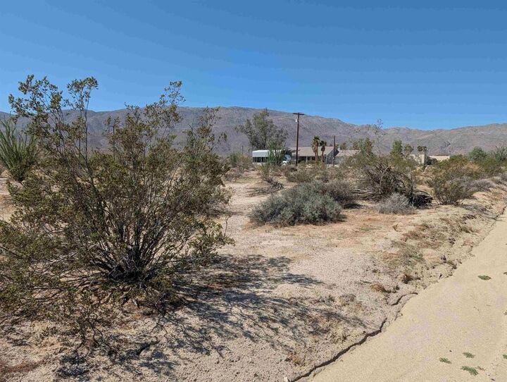 Property Photo: Rango Way CA 92004