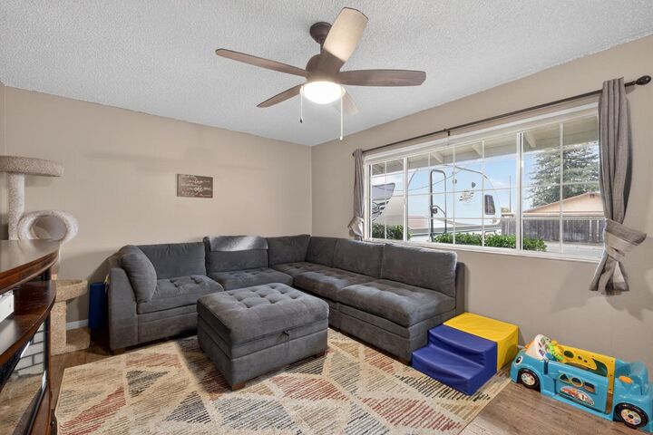 Property Photo: 6816 Tareyton Way CA 95621