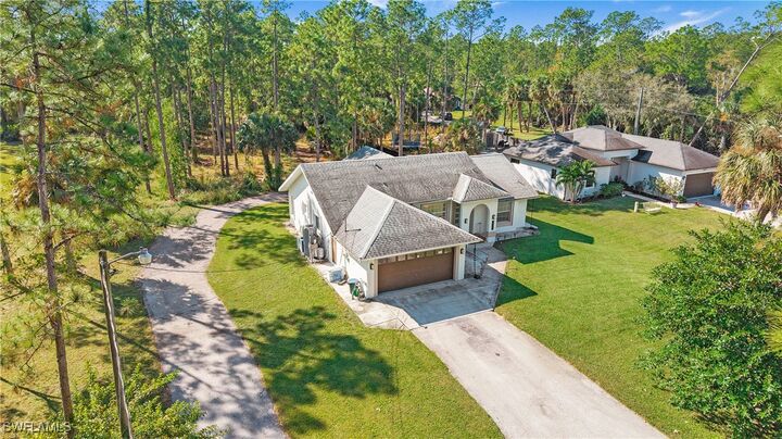 Property Photo: 3590 10th Avenue NE FL 34120