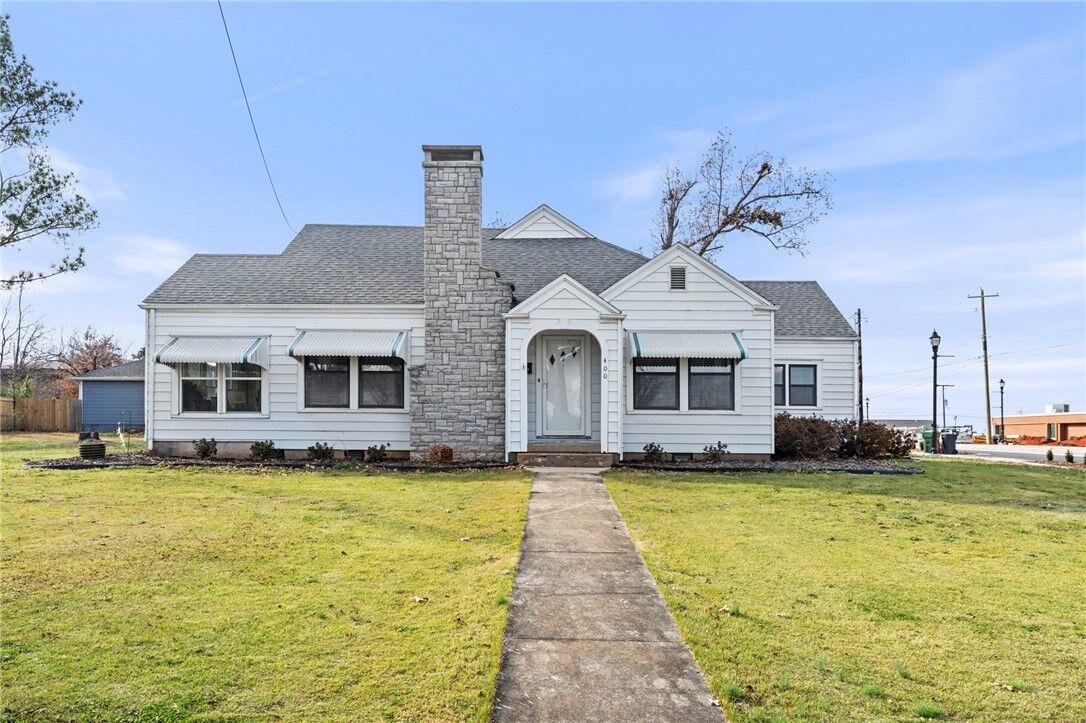 Property Photo:  400 S 6th Street  AR 72756 