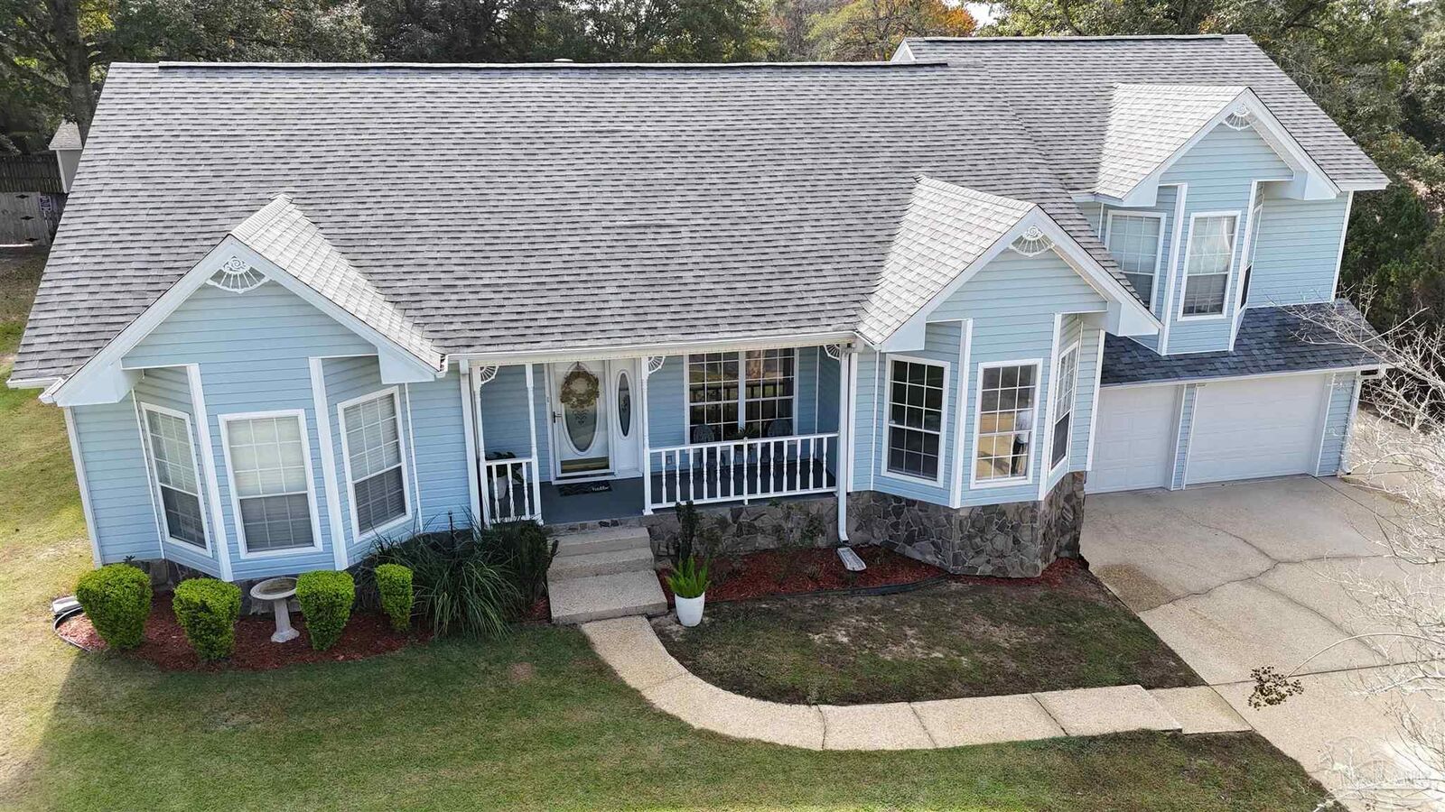 Property Photo: 3249 Windmill Cir FL 32533