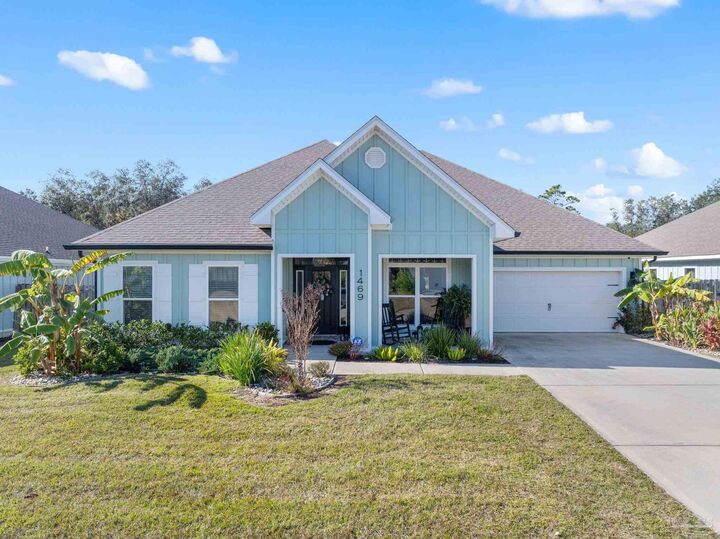 Property Photo: 1469 Ballyhoo Dr FL 32563