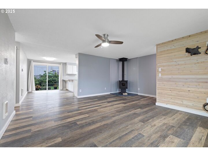 Property Photo: 1997 SW Oleander Ct OR 97128