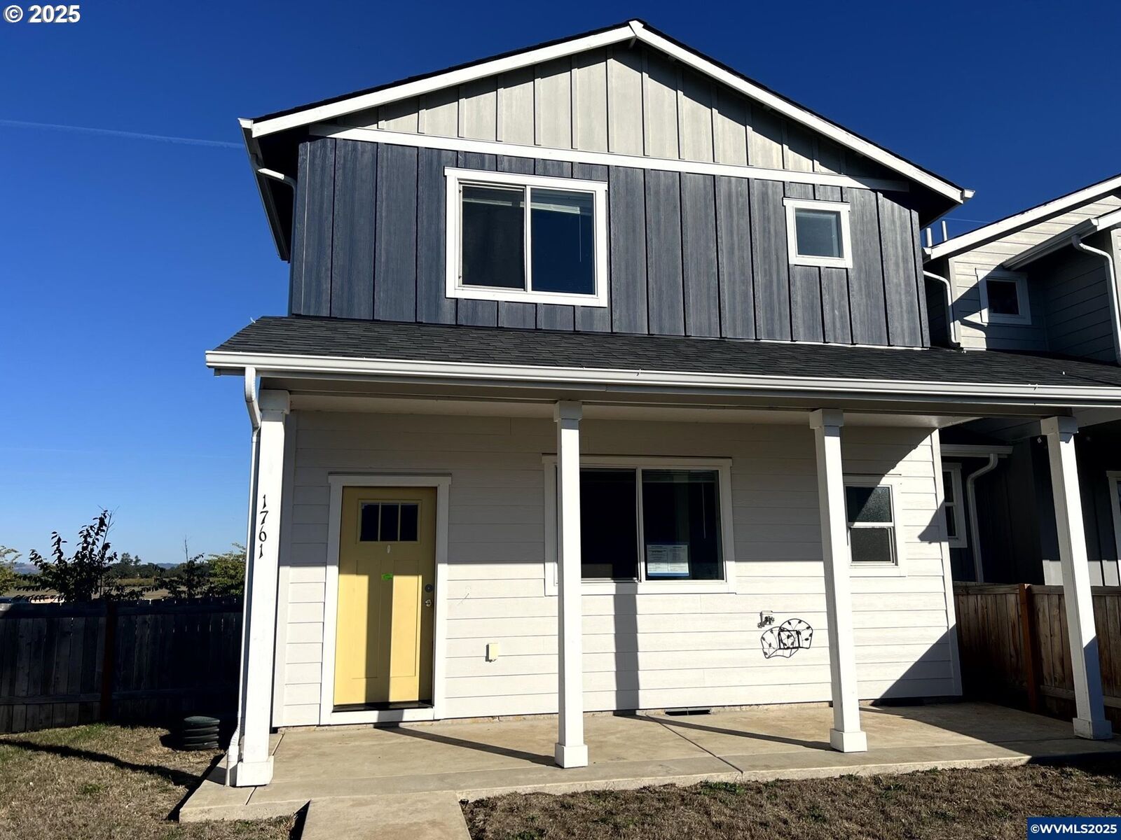 Property Photo:  1761 SE Jonathan Ave  OR 97338 