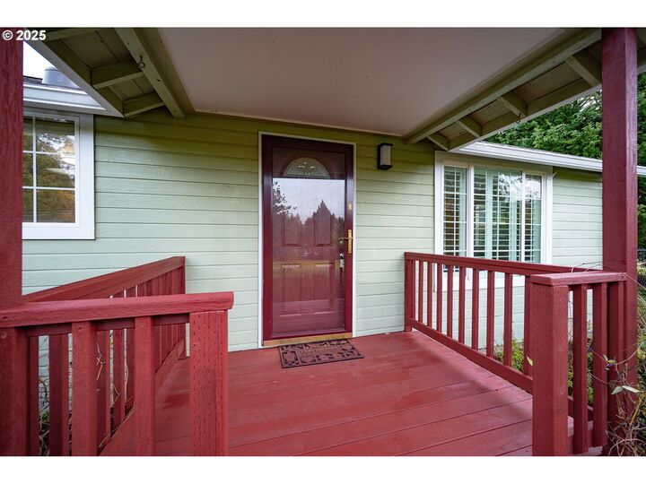 Property Photo: 88165 Huston Rd OR 97487