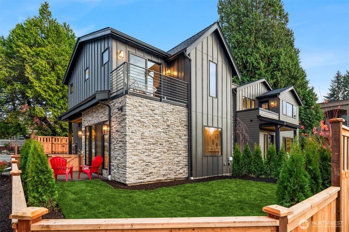 10805 NE 60th Street  Kirkland WA 98033 photo