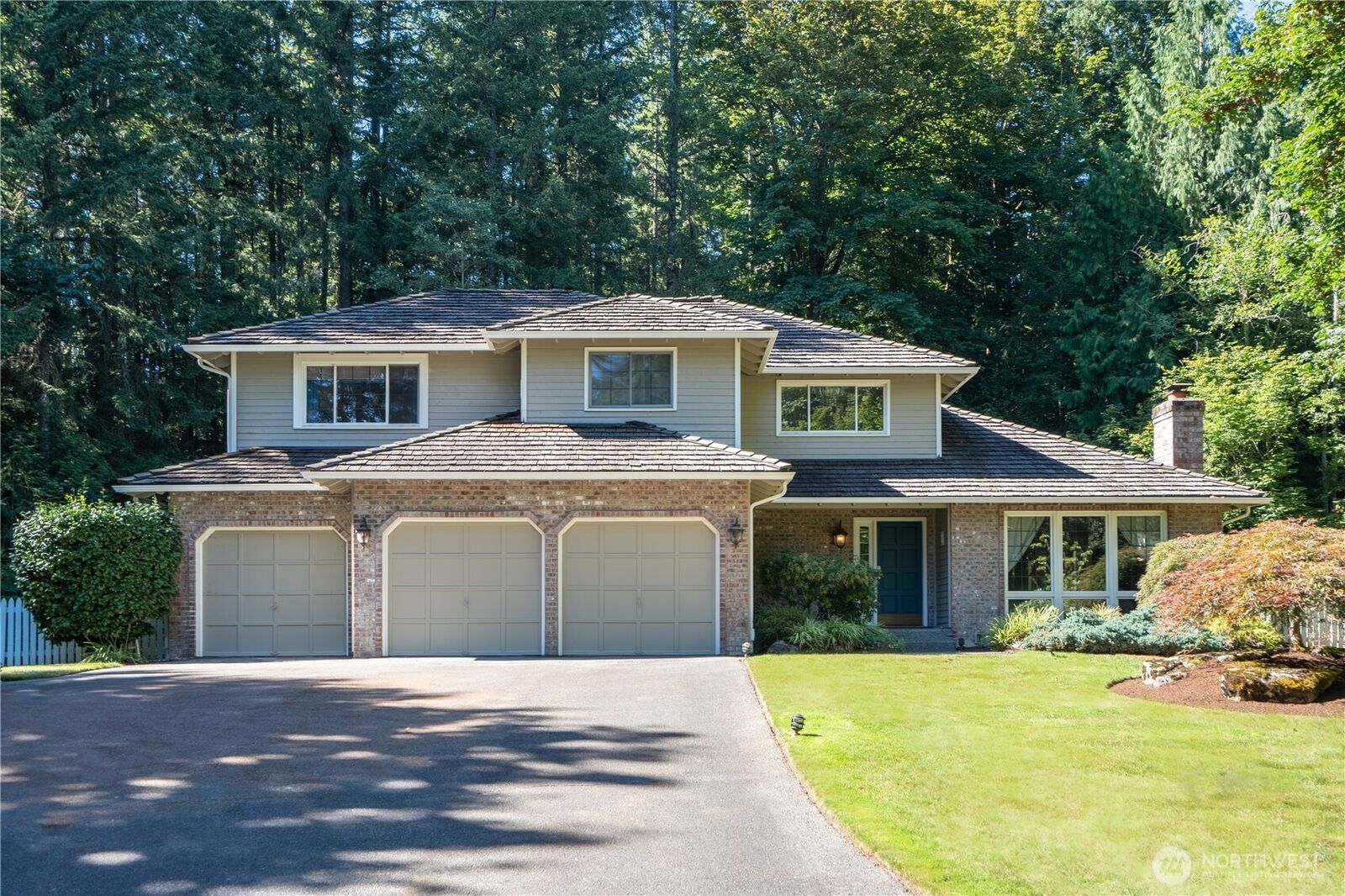 Property Photo: 26047 SE 26th Court WA 98075